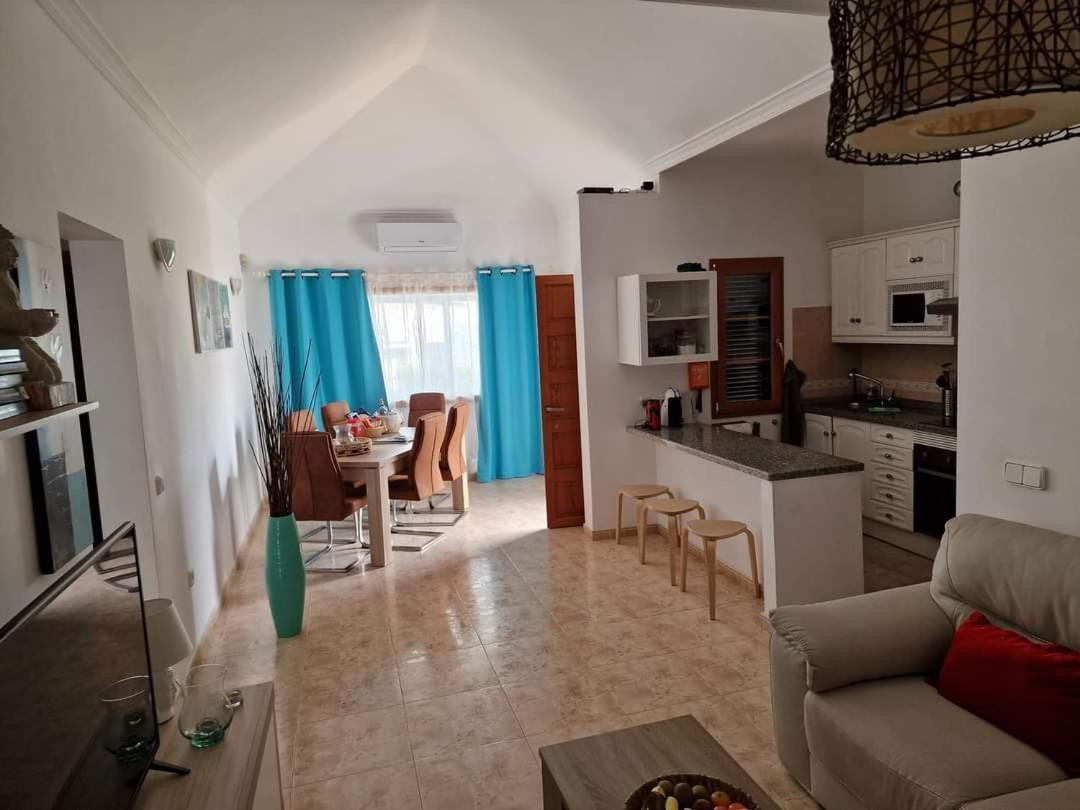 Villa Juanita, Puerto Del Carmen, Lanzarote Tias Bagian luar foto